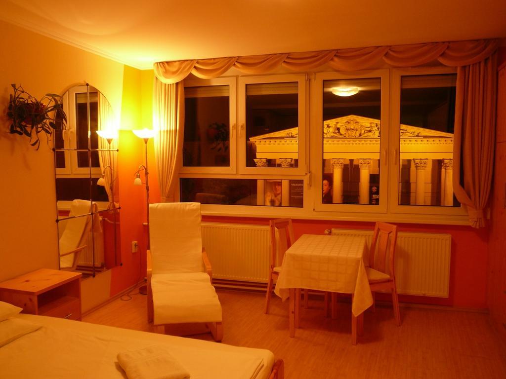 Museum View Apartment Budapest Room photo